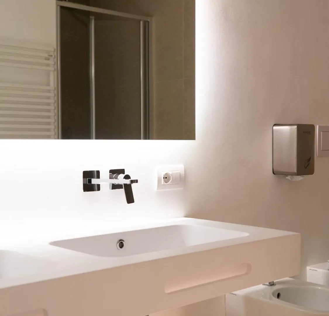 Ottanta5 Private Rooms メッシーナ イタリア